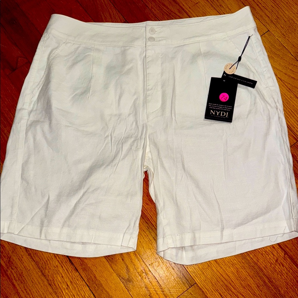 NYDJ Modern Bermuda optic white linen blend shorts/ lift and tuck technology NWT